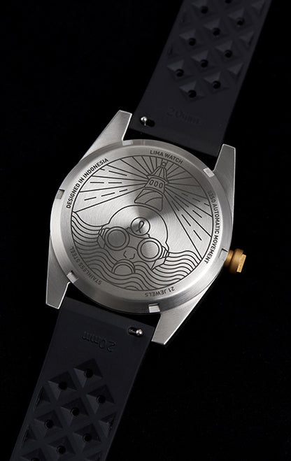 MECA REVOLT BLACK - GOLD BEZEL