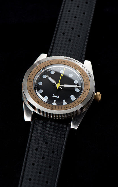 MECA REVOLT BLACK - GOLD BEZEL