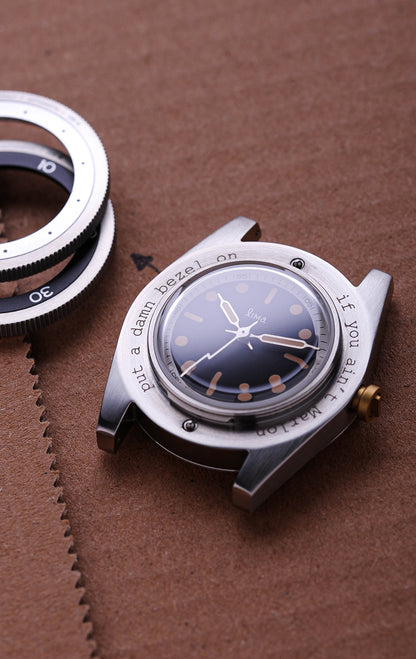 MECA REVOLT X seconde/seconde/